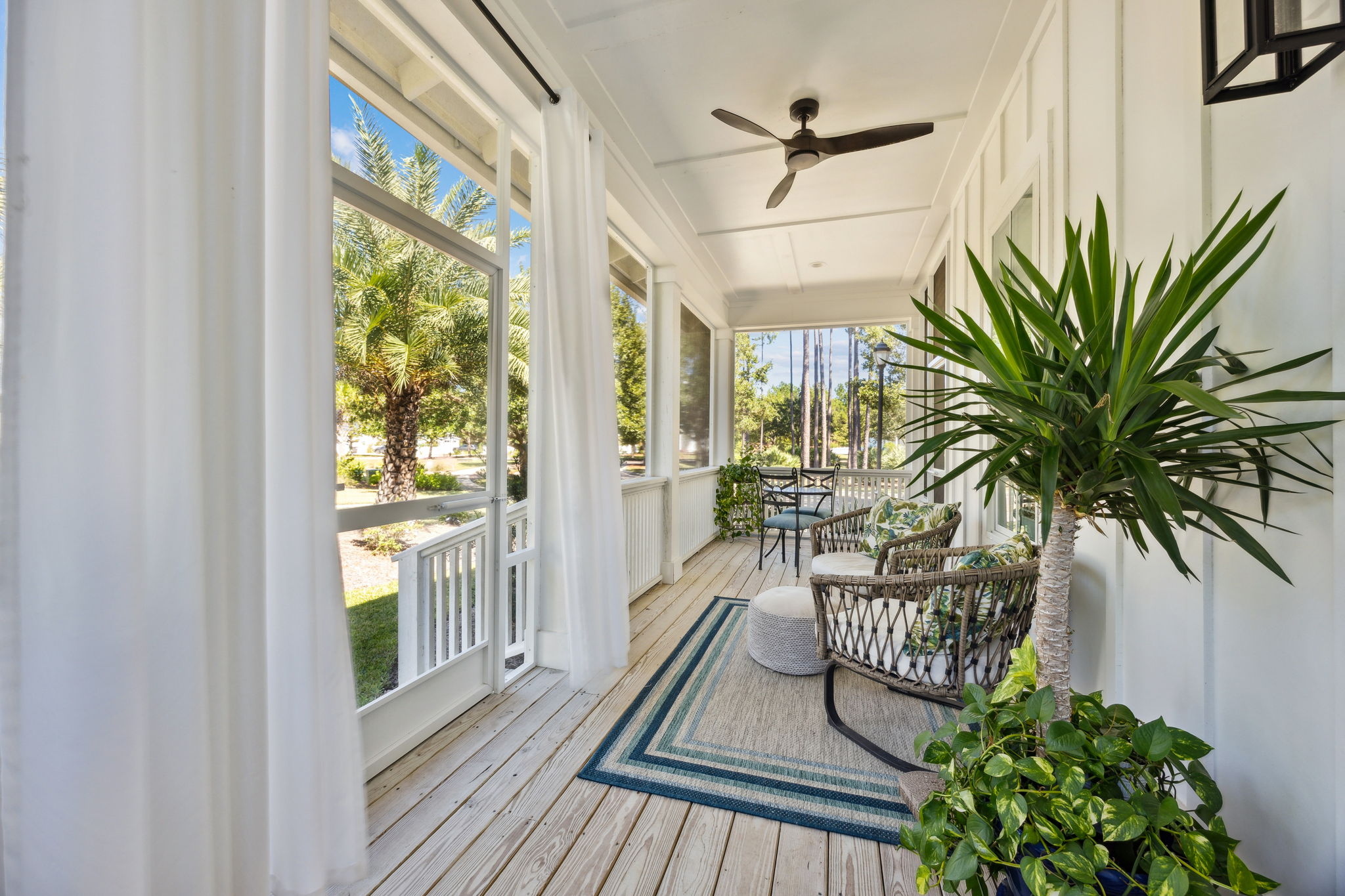 Screened-in Porch