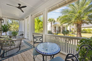 Screened-in Porch