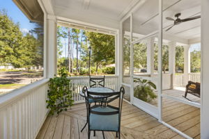 Screened-in Porch