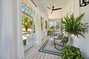 Screened-in Porch