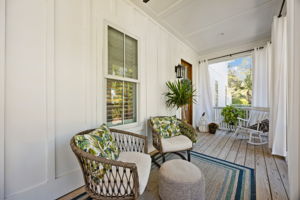 Screened-in Porch