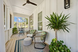 Screened-in Porch