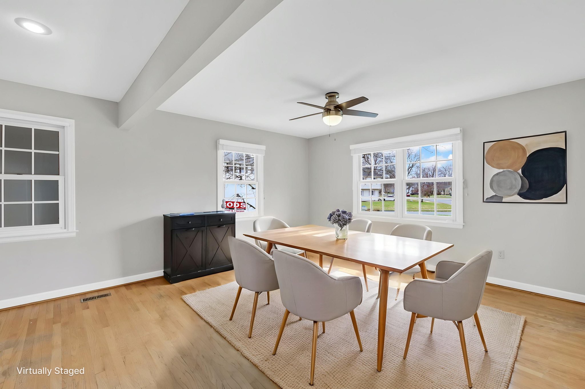 9L2A0827 virtually staged.jpeg