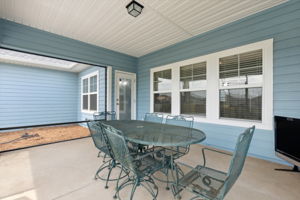 Screened-in Porch