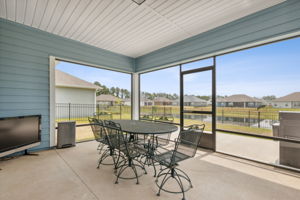 Screened-in Porch
