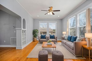 DSC05537 virtually staged.jpeg