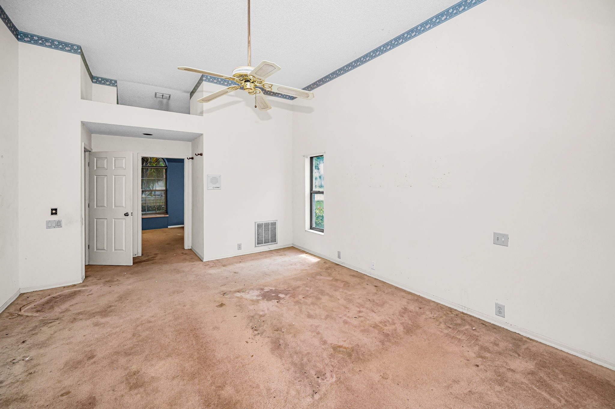 Primary Bedroom1b