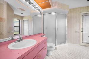 Guest Bathroom2