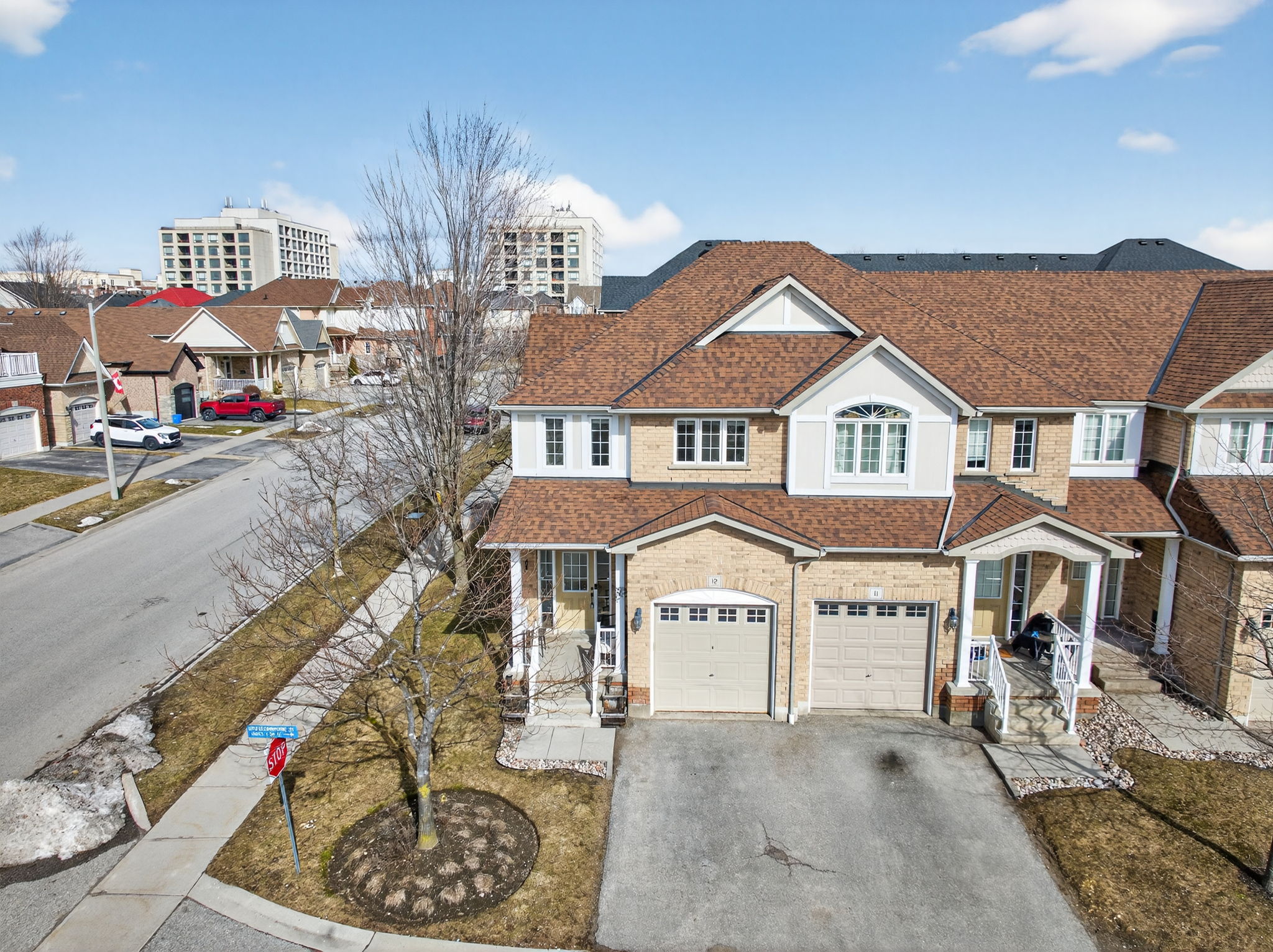1070 Glenbourne Dr Unit 12 Oshawa, ON L1K 0L1