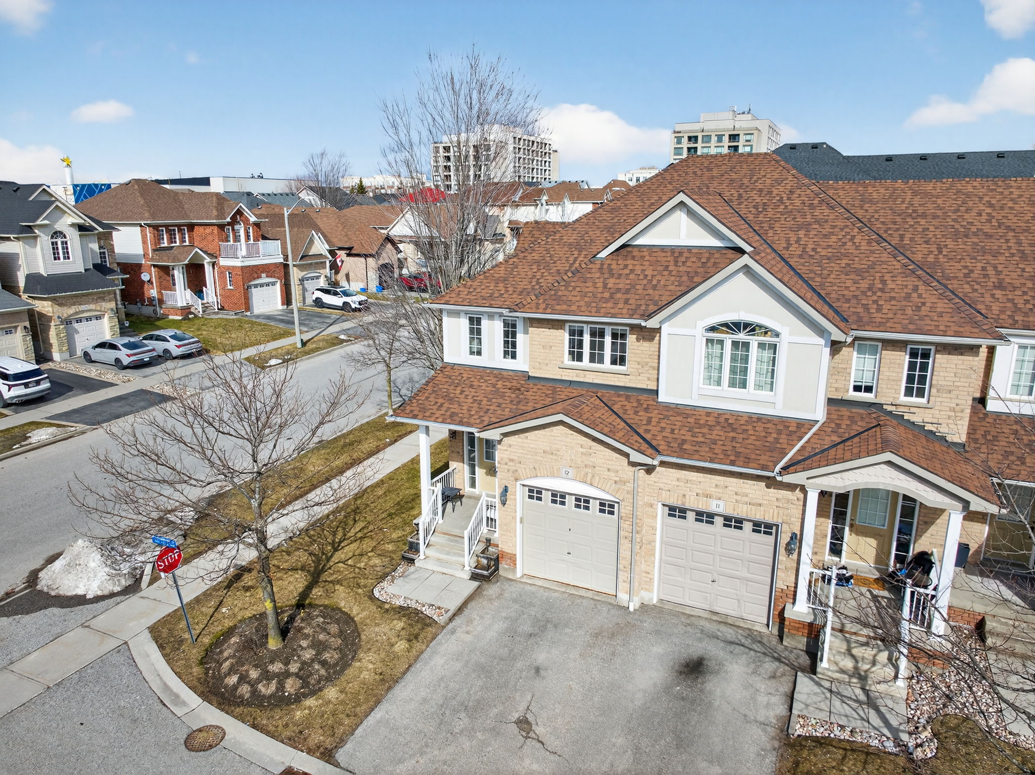 1070 Glenbourne Dr Unit 12 Oshawa, ON L1K 0L1