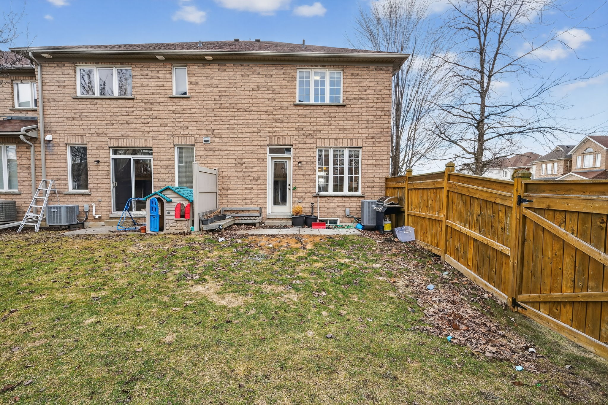 1070 Glenbourne Dr Unit 12 Oshawa, ON L1K 0L1