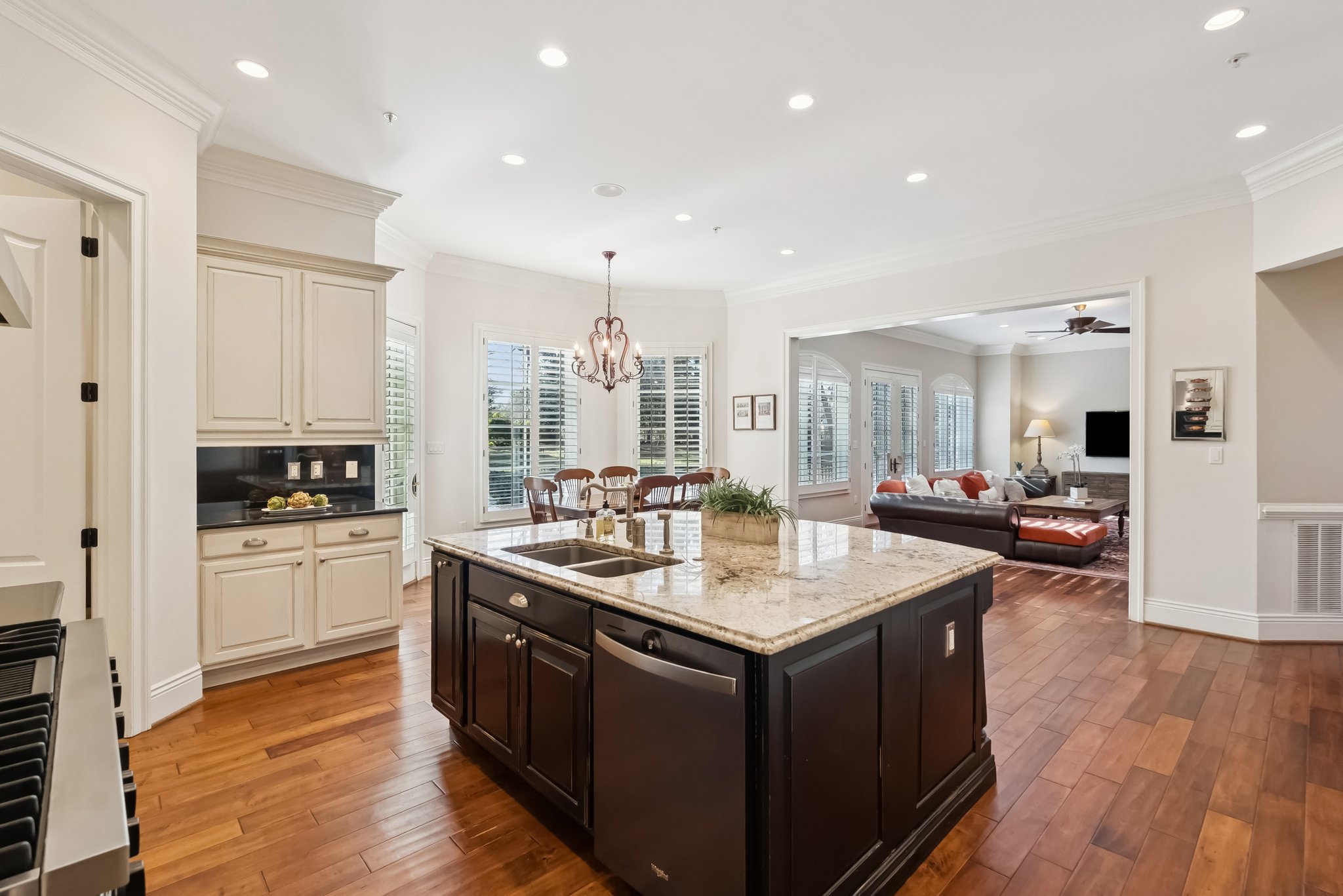 Gourmet Chef's Kitchen