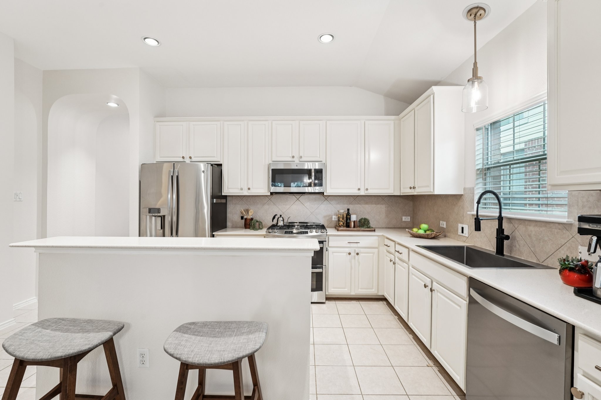 Harley Ave-S2607-026.jpg