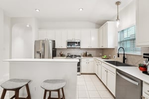 Harley Ave-S2607-026.jpg
