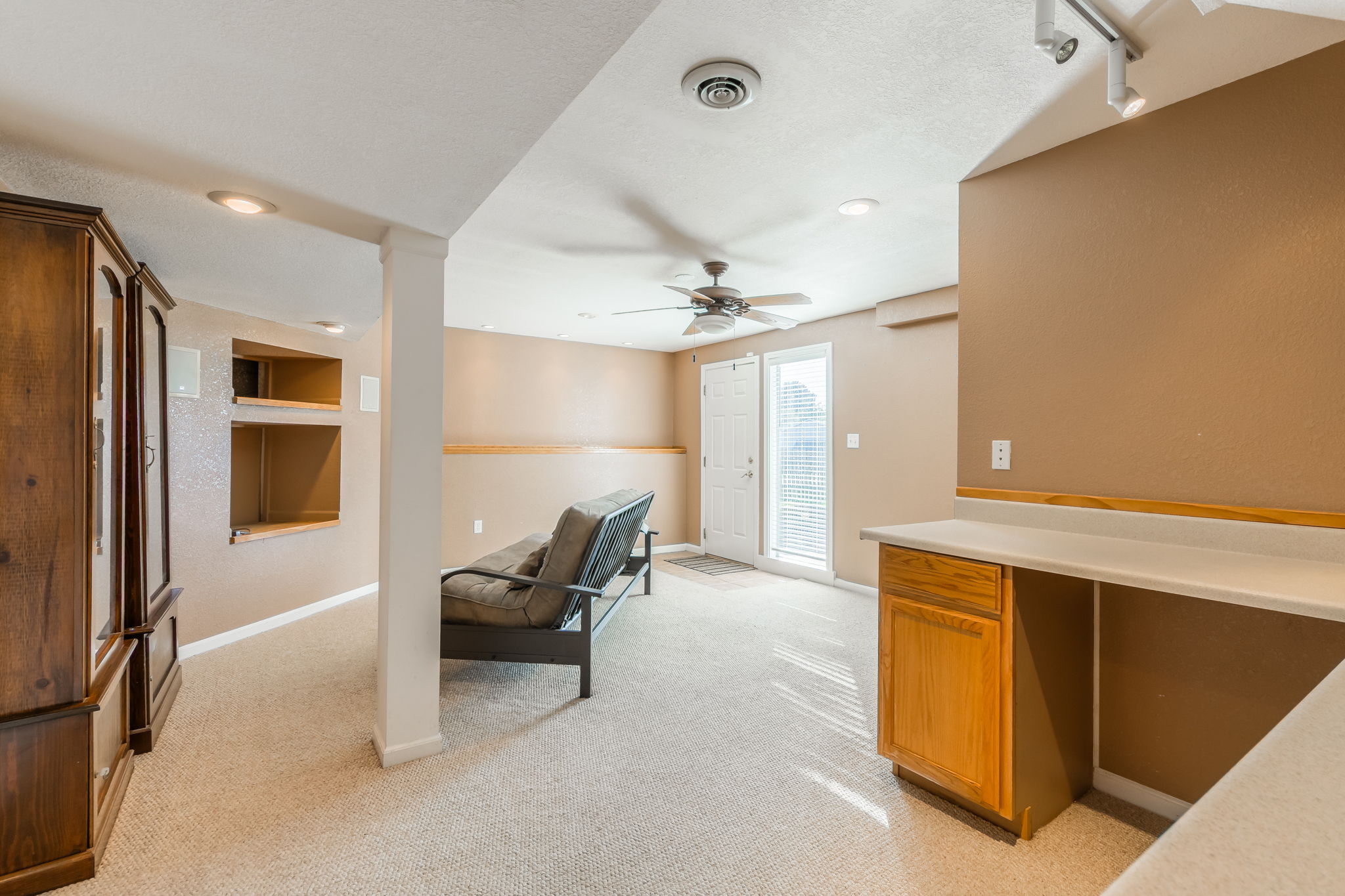 10700 N Holmes St-35
