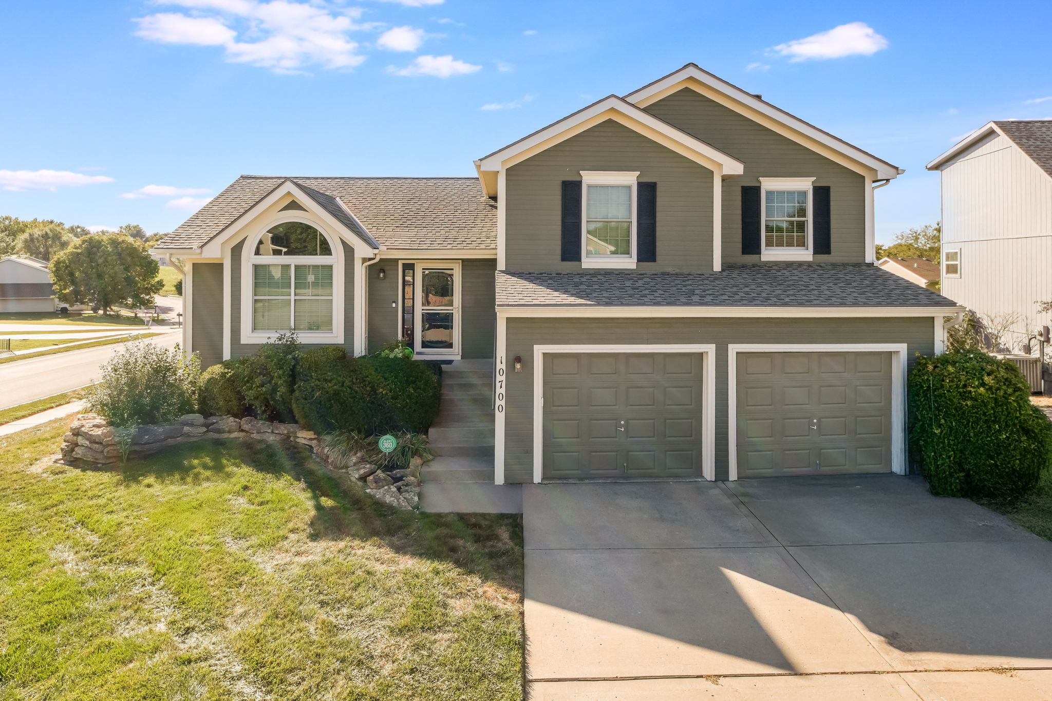 10700 N Holmes St-02