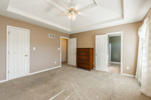 10700 N Holmes St-21