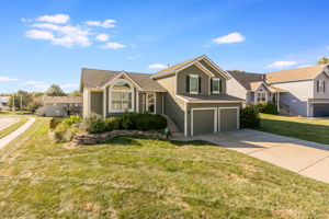 10700 N Holmes St-01