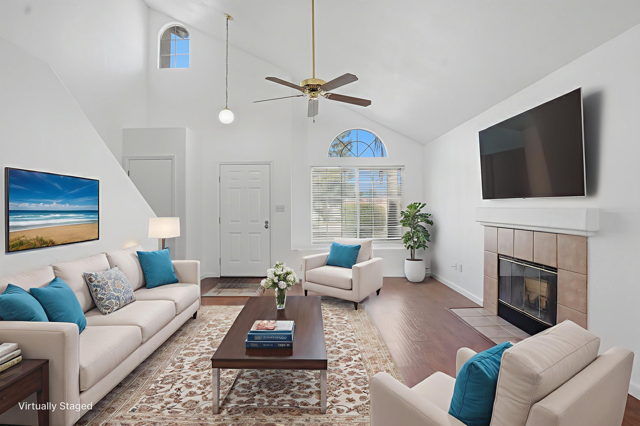 DSC04188 virtually staged.jpeg