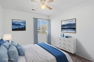 DSC04268 virtually staged.jpeg