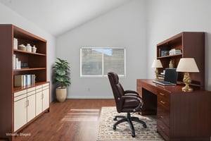 DSC04193 virtually staged.jpeg