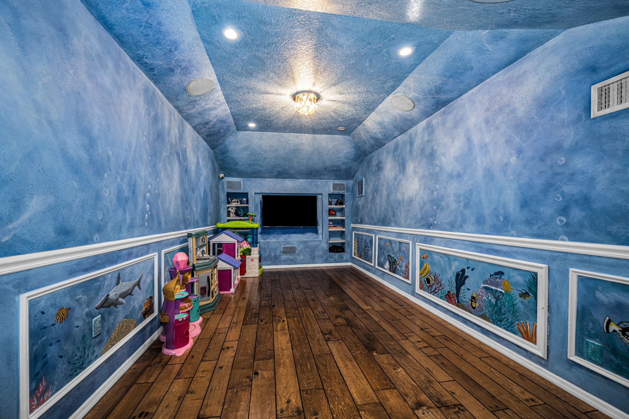 Upper Level Play Room 1