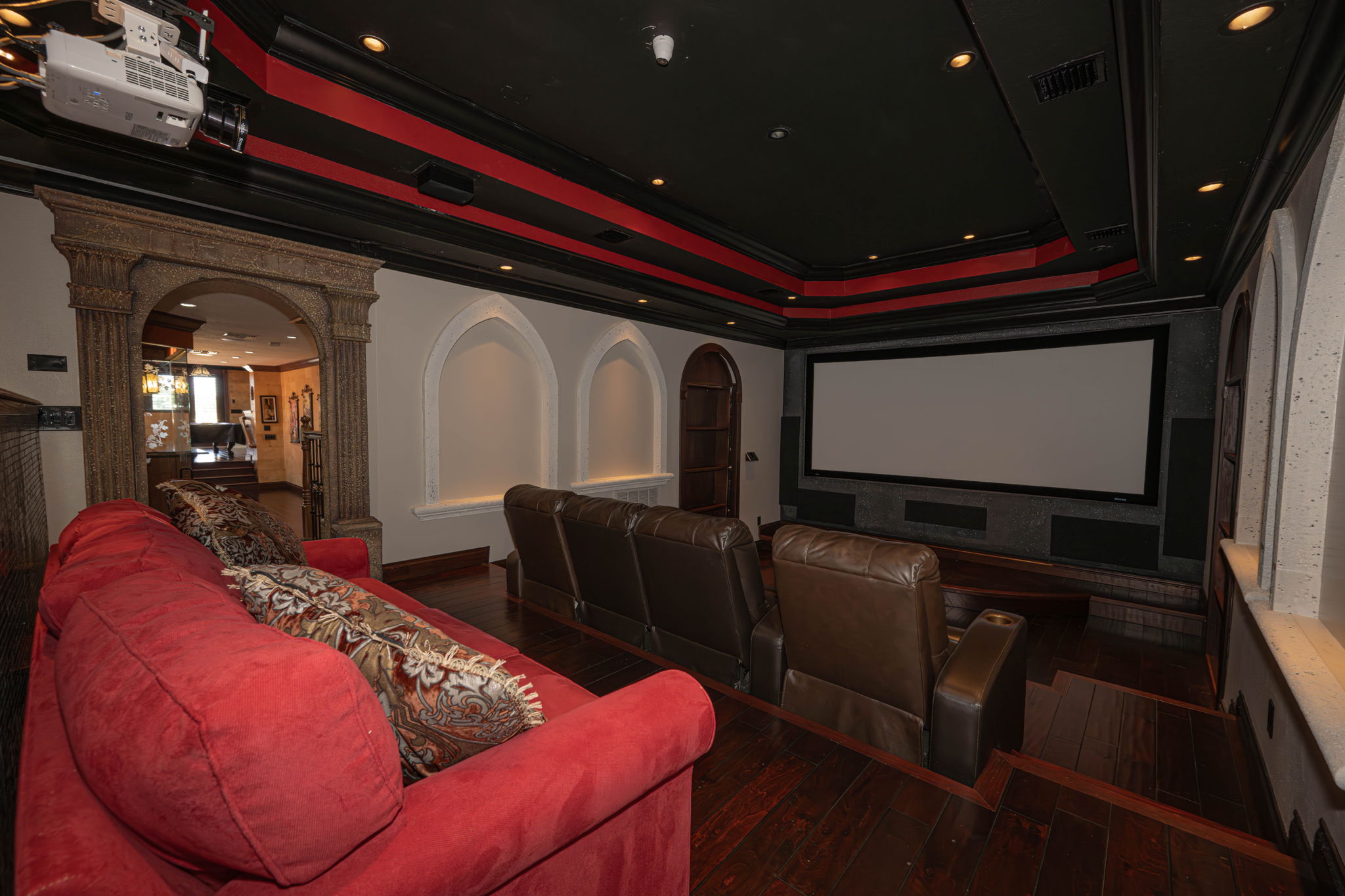 Upper Level Movie Theater 1-e