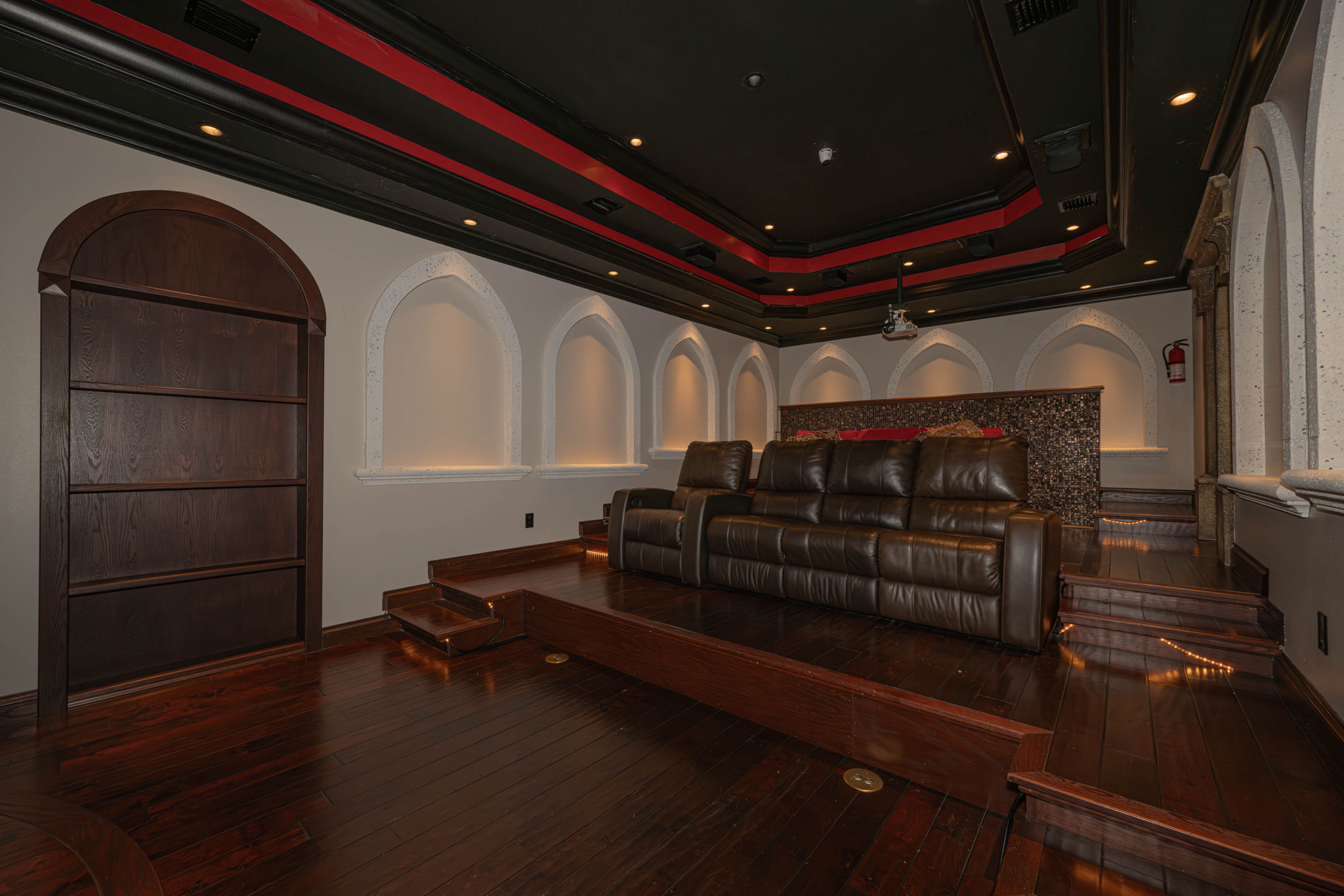 Upper Level Movie Theater 3-e