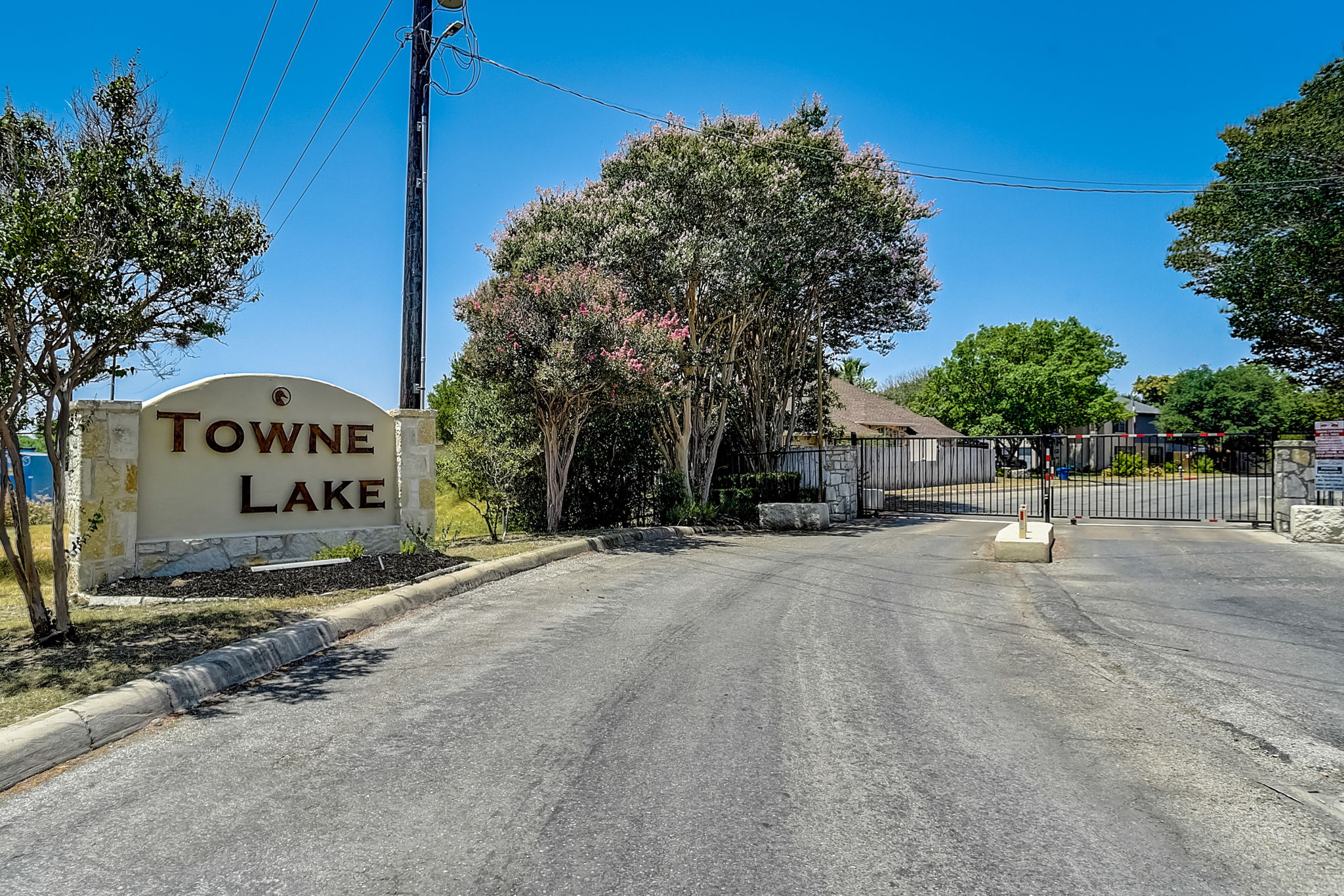 Lake Path Dr-056