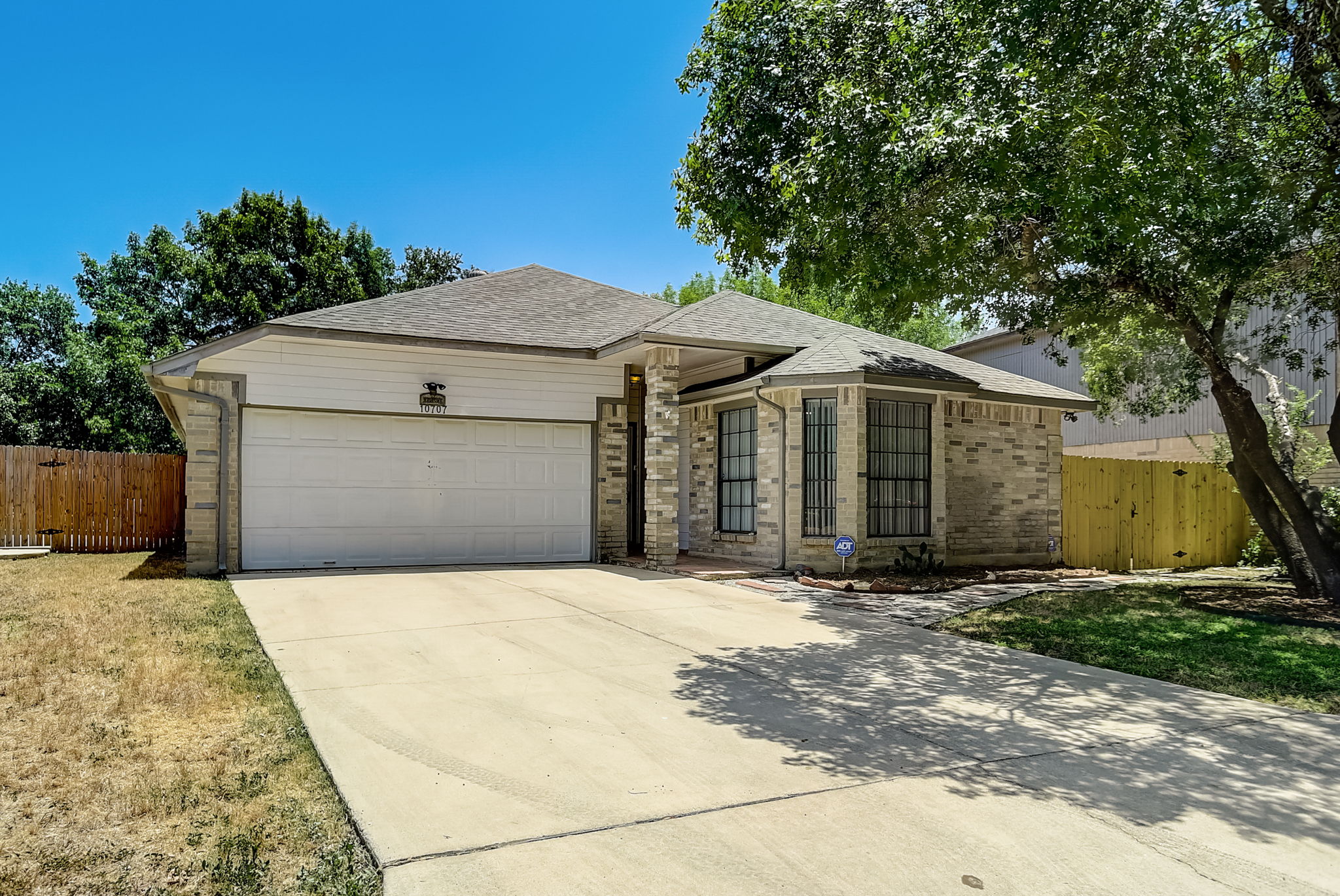 Lake Path Dr-003