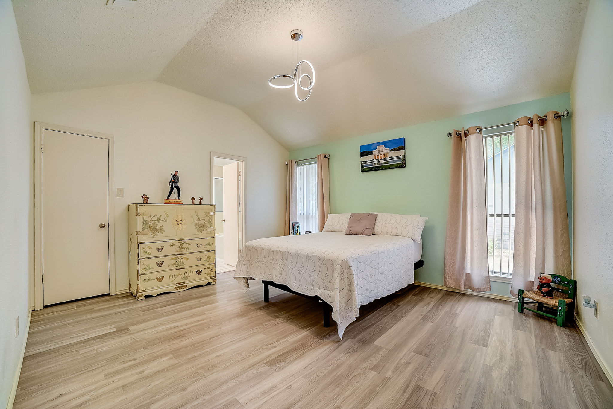 Lake Path Dr-022