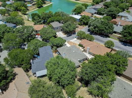 Lake Path Dr-052
