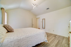Lake Path Dr-025
