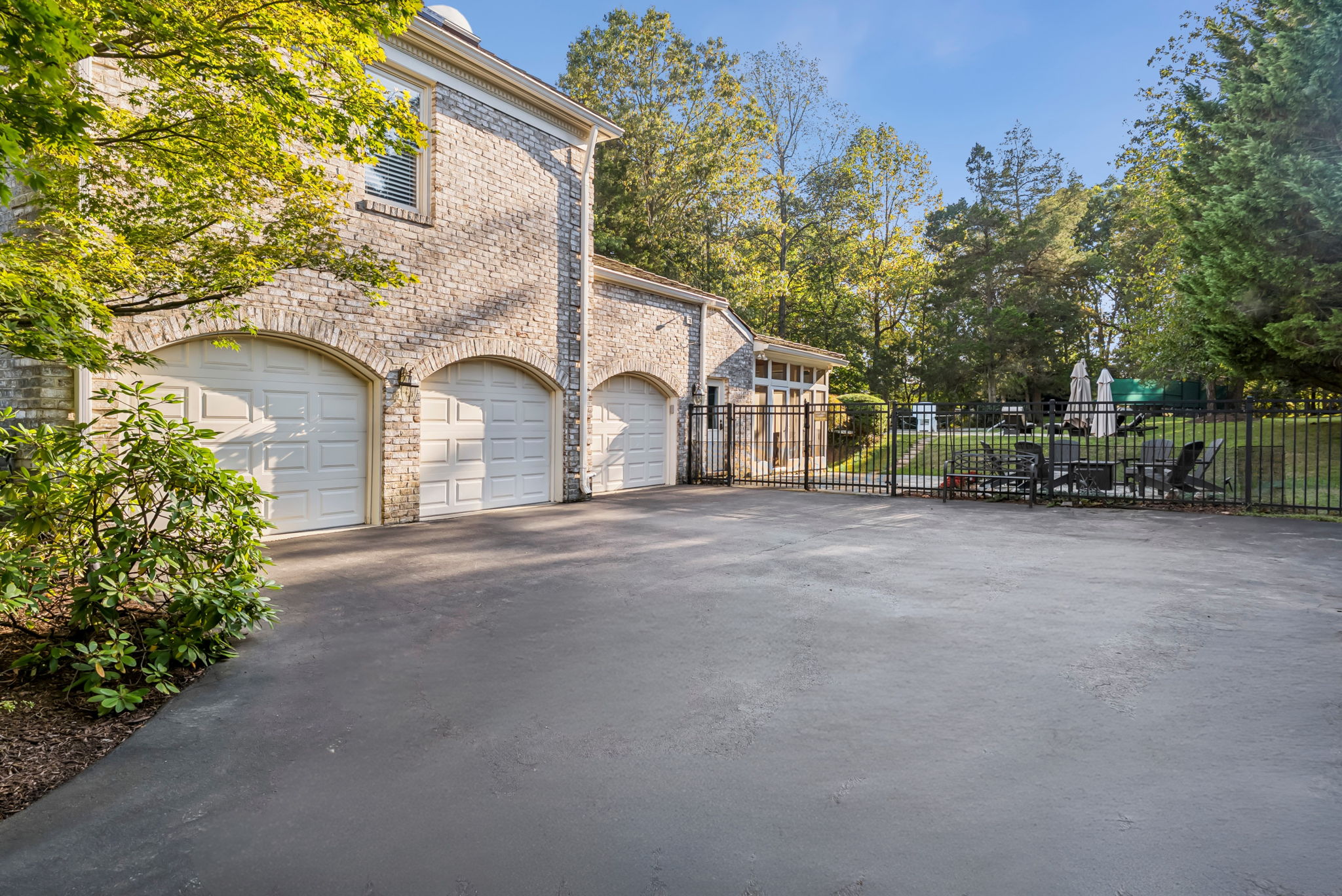 3 Car Side Loading Garage
