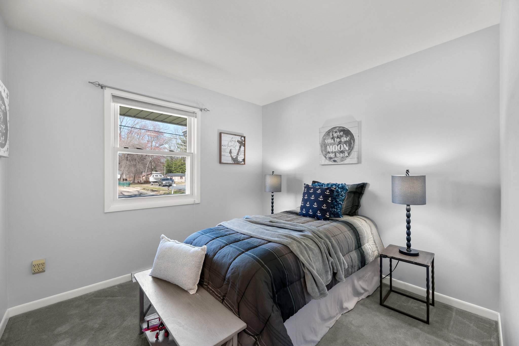 28. 1071 Omar Dr.jpg