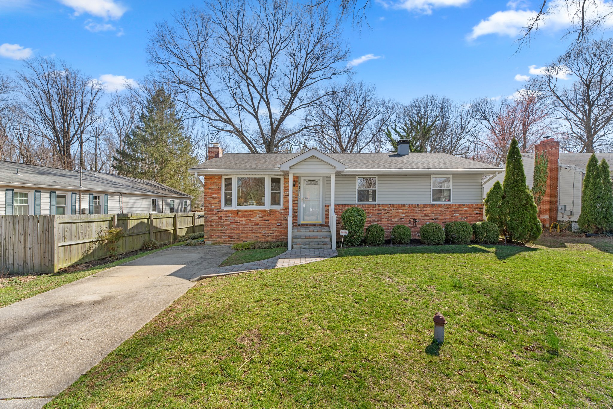 03. 1071 Omar Dr.jpg