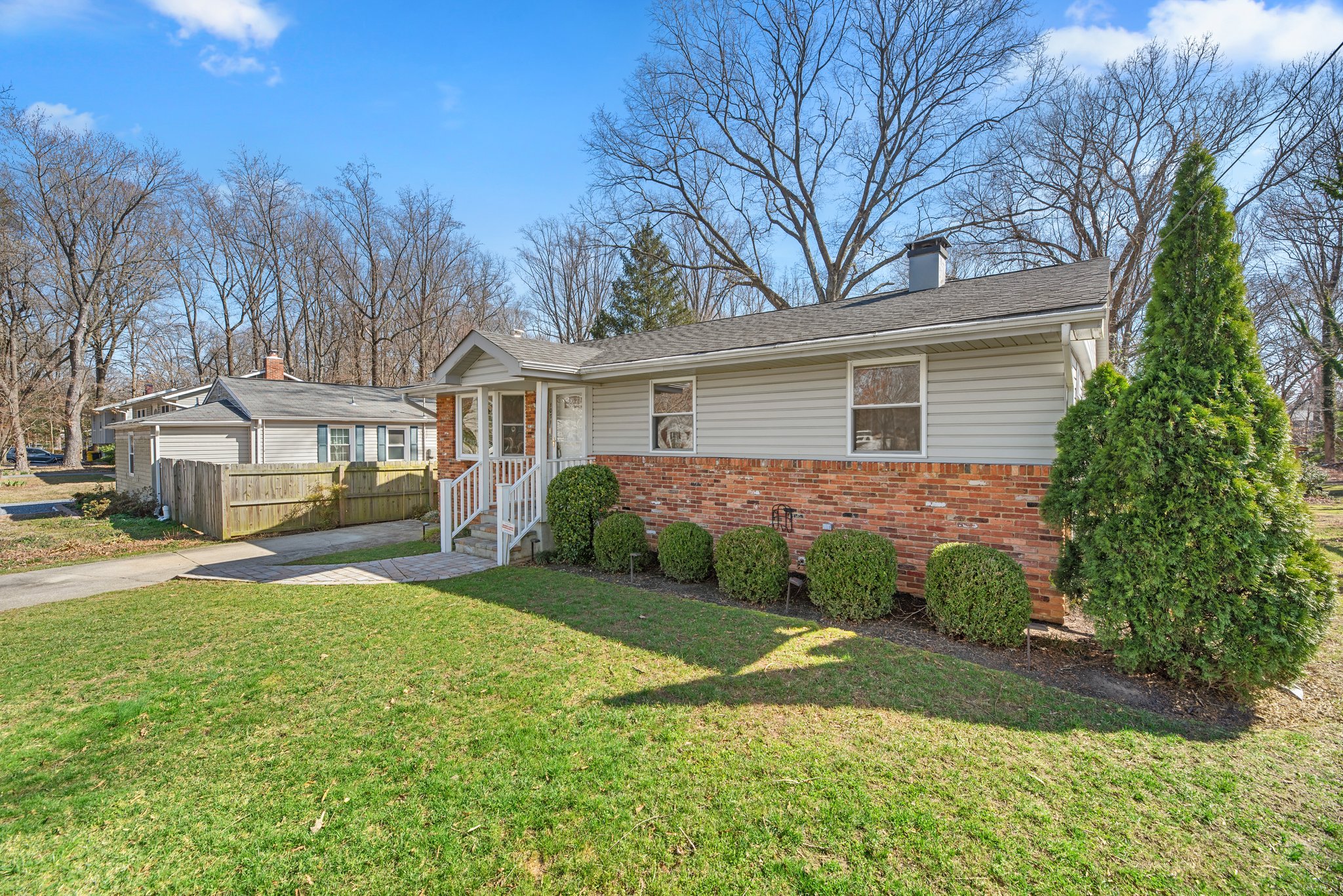 04. 1071 Omar Dr.jpg