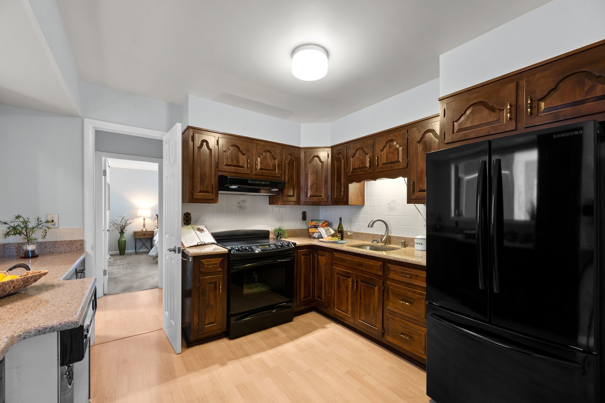 16. 1071 Omar Dr.jpg