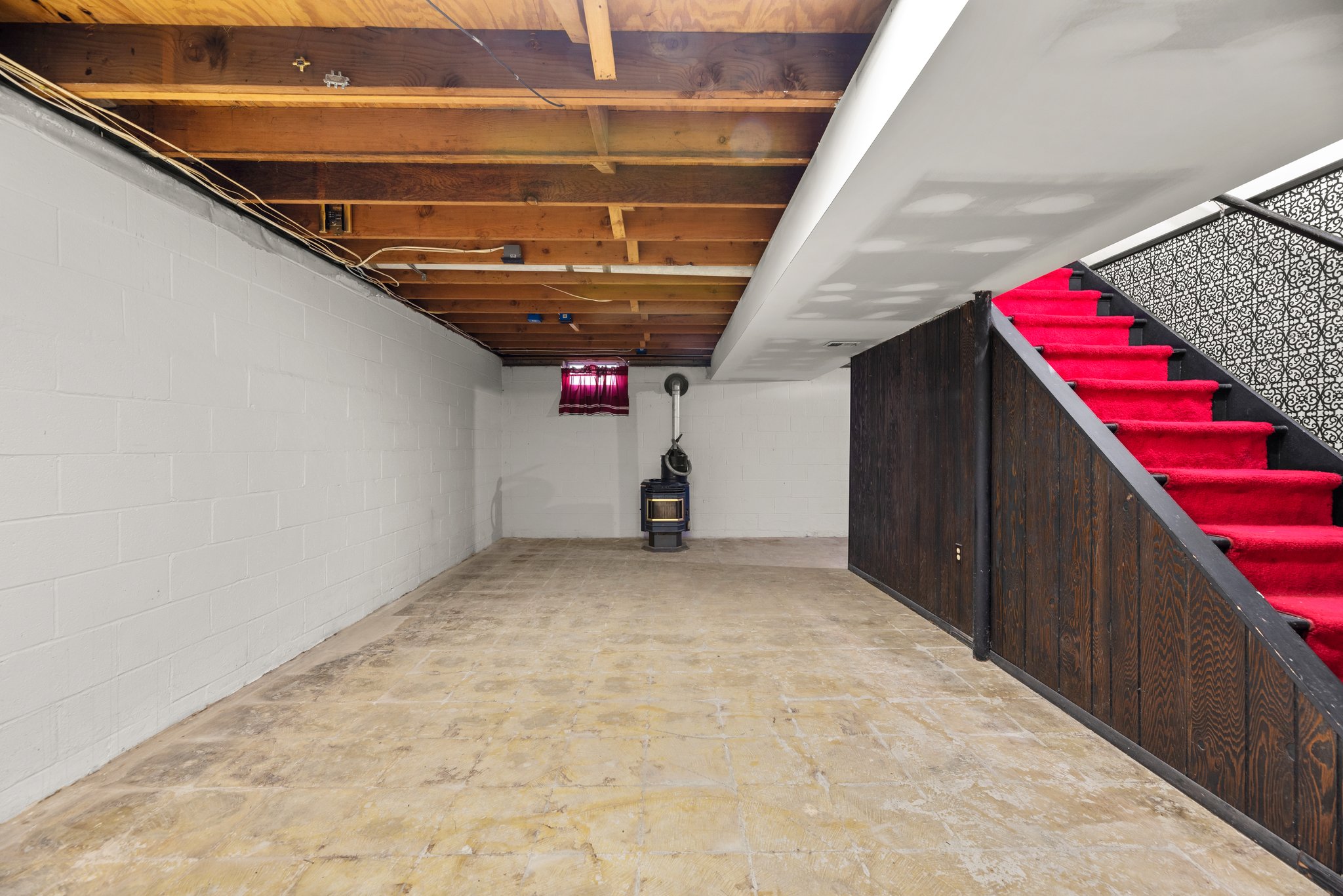 37. 1071 Omar Dr.jpg