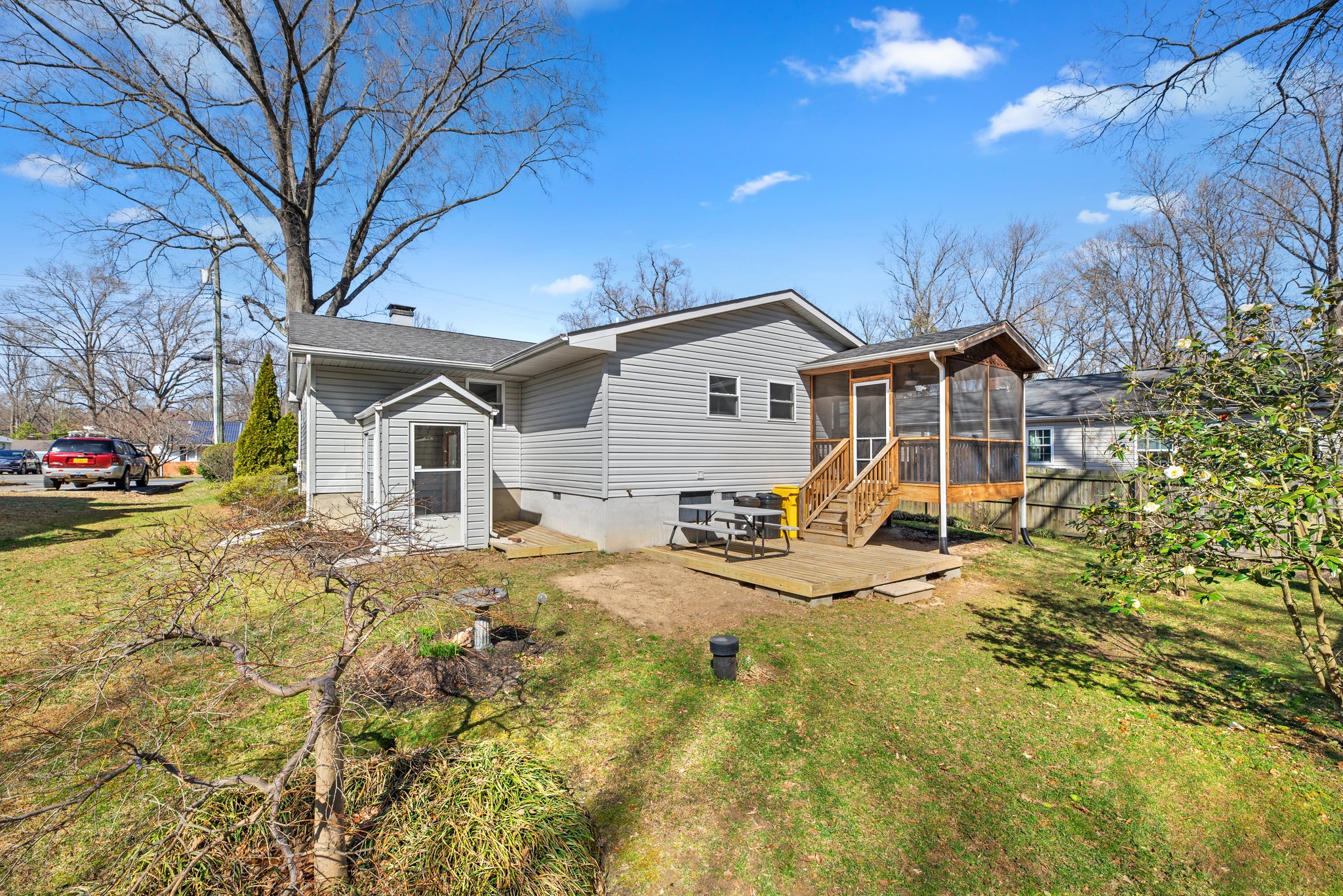 44. 1071 Omar Dr.jpg