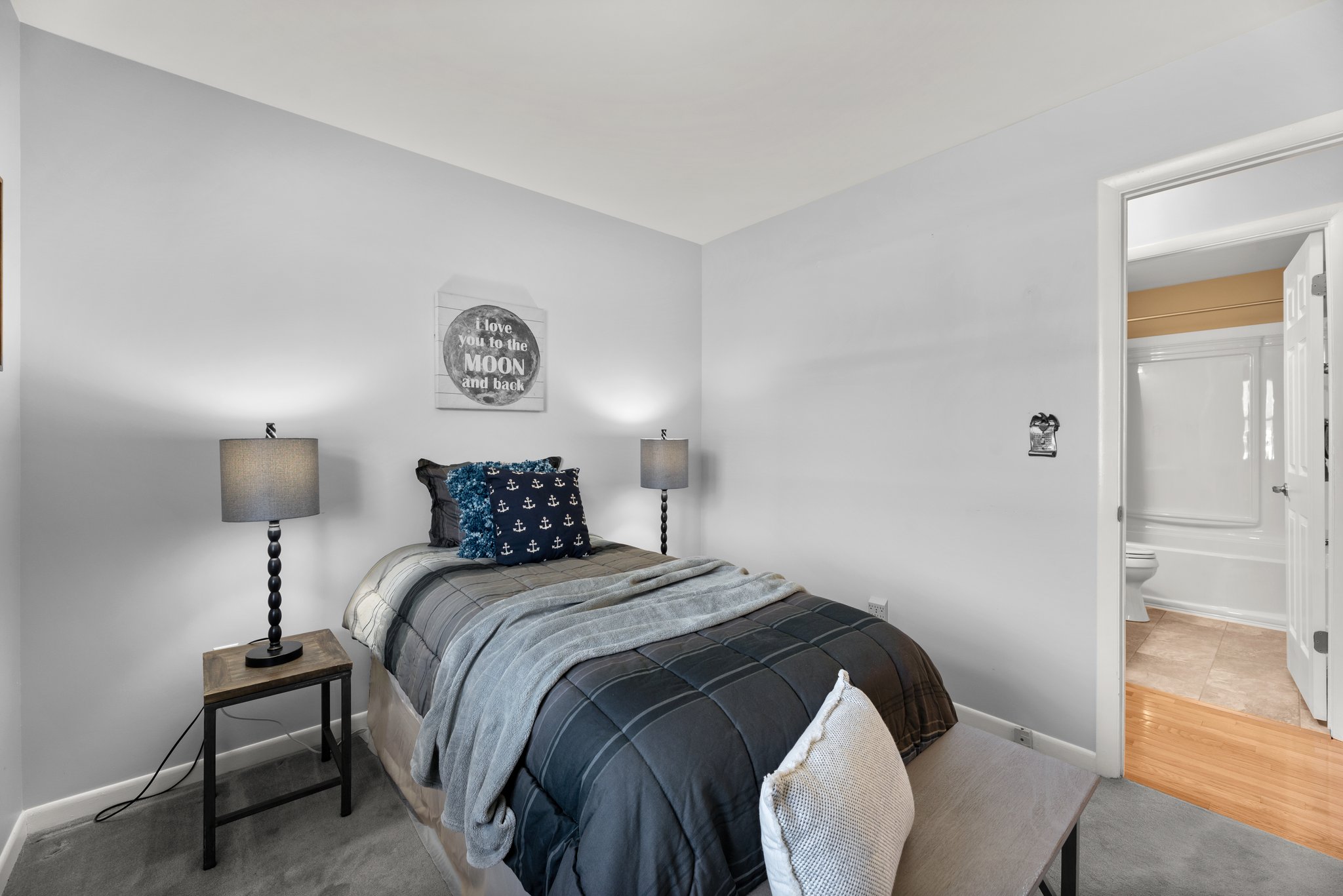 29. 1071 Omar Dr.jpg