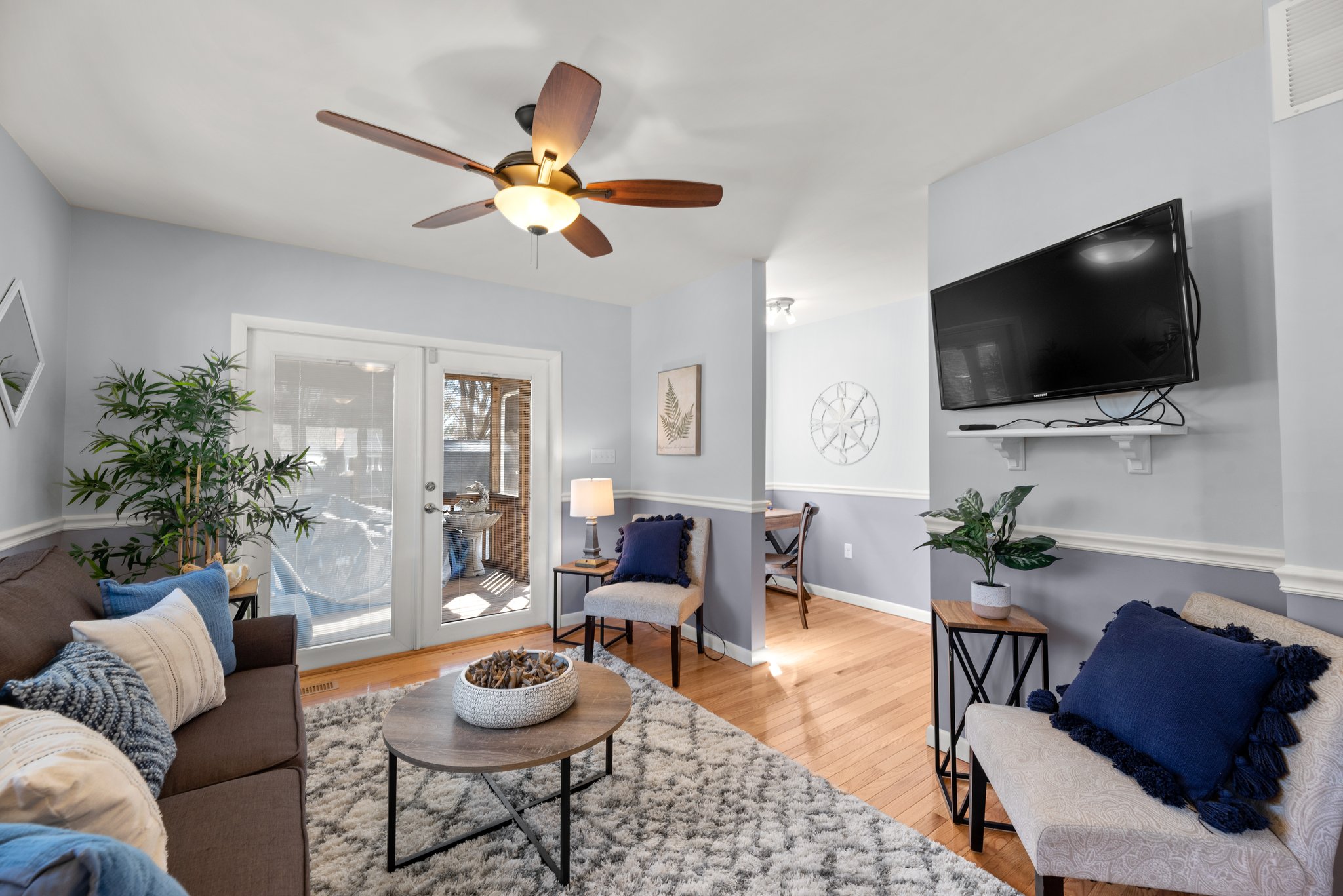 21. 1071 Omar Dr.jpg