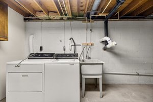 40. 1071 Omar Dr.jpg