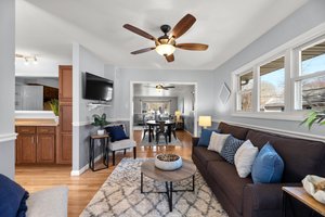 23. 1071 Omar Dr.jpg