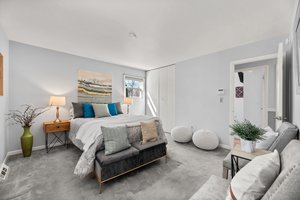 35. 1071 Omar Dr.jpg