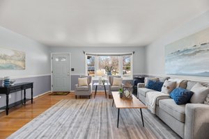 08. 1071 Omar Dr.jpg