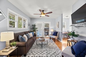 20. 1071 Omar Dr.jpg