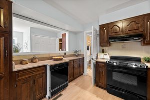 14. 1071 Omar Dr.jpg