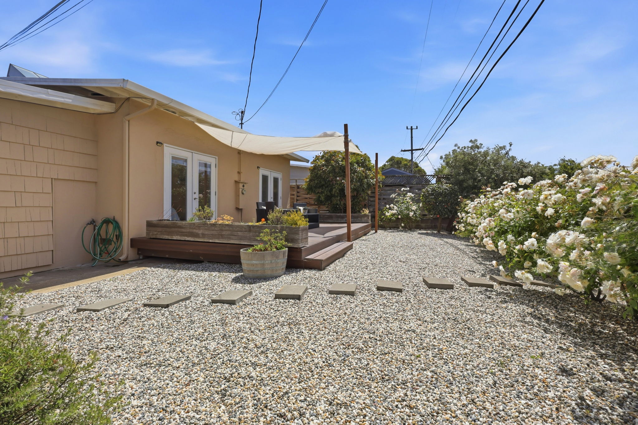 027_F8_1071 Sunnyside Dr