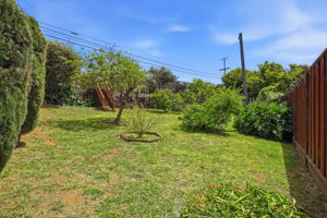 031_F8_1071 Sunnyside Dr